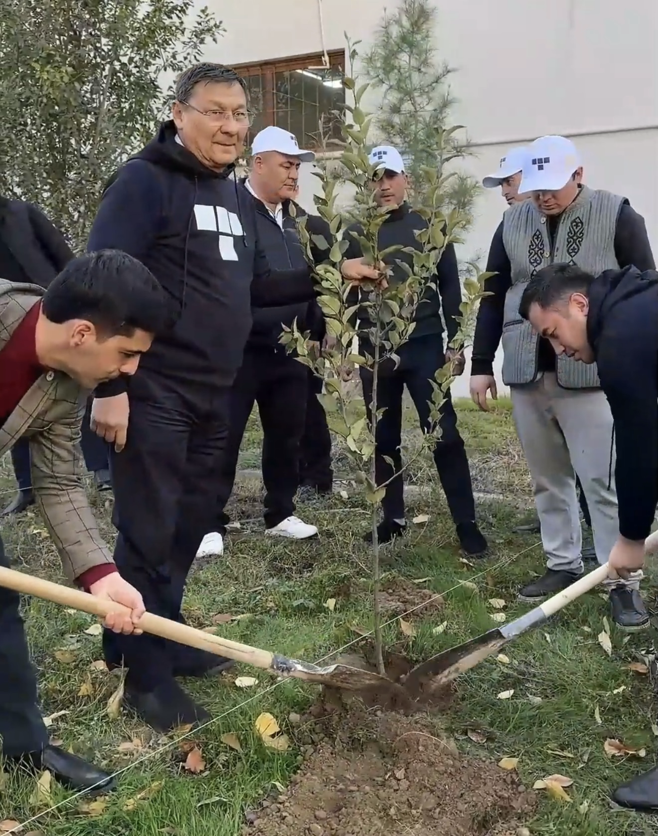 🌿 "Yashil makon" loyihasida Toshkent Amaliy Fanlar Universiteti jamoasi va talabalari. 4